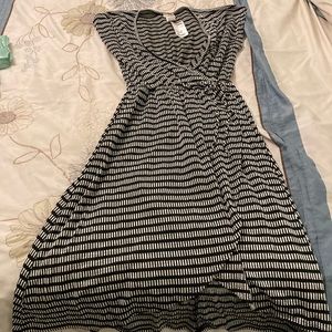 Black and white cap sleeve midi dress